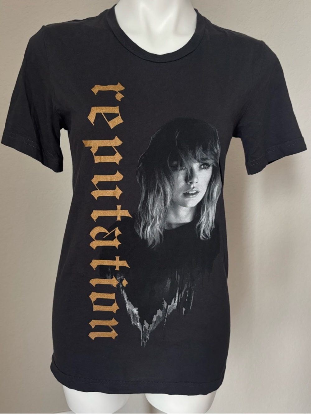Taylor Swift Swiftie Reputation 2018 Concert Tour Dateback T-Shirt Size Small